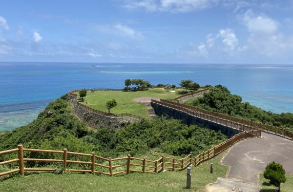 沖縄南部 おすすめ観光スポット 知念岬公園 つぶらな瞳ちゃん